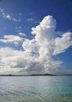 池間島上空の巨大な入道雲