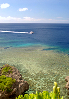 サバ沖の海とボート