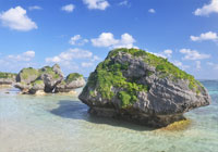 大神島南東側の奇岩